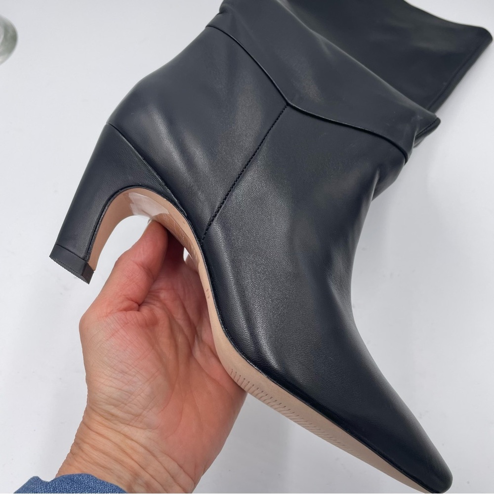 NEW Everlane Black Leather Knee High Pull On Banana Heel Boot in Size 5 - Picture 7 of 16